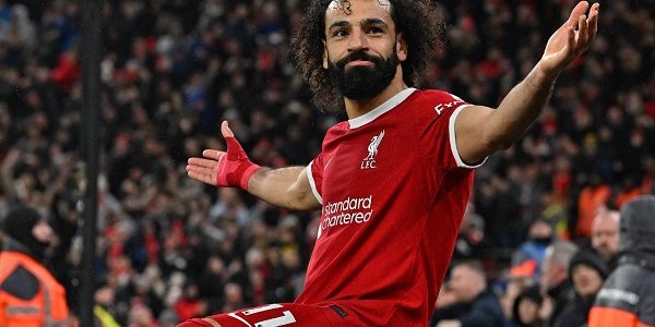 أسطورة ليفربول يشيد بالنجم محمد صلاح