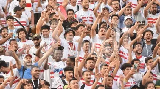 "رحلتنا عنوانها الإصرار.. عائلة لا تعرف إلا الانتصار".. جماهير الزمالك قبل انطلاق مباراة بيراميدز في السوبر المصري